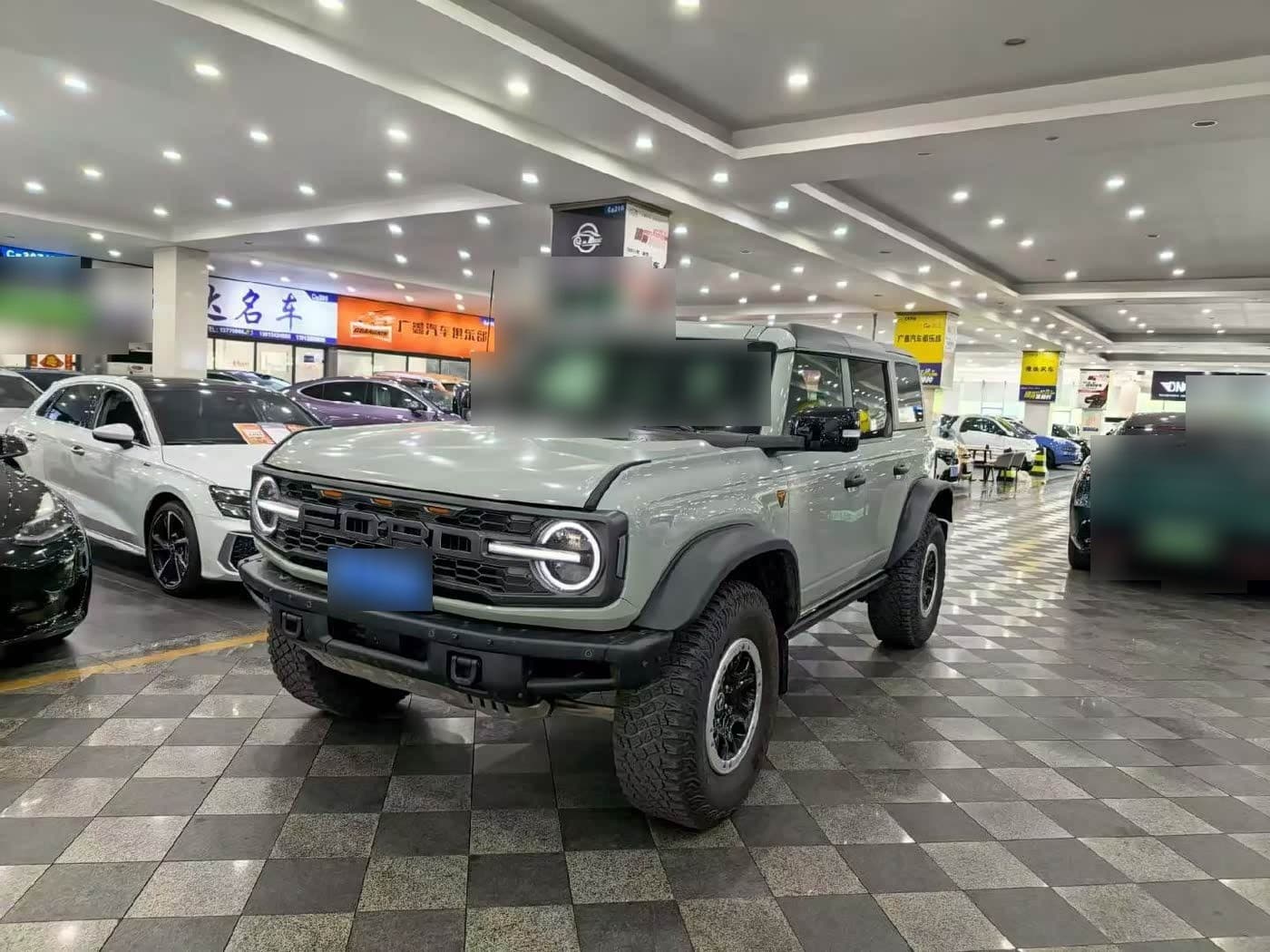 2024 Ford Bronco front exterior