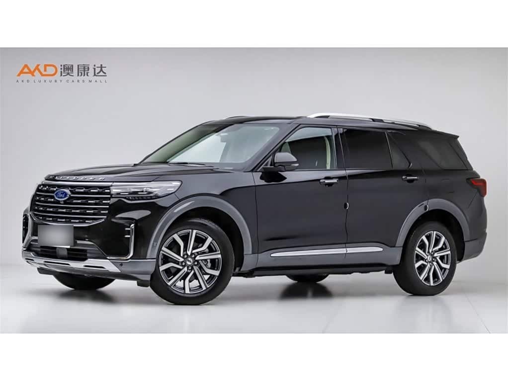 2022 Ford Explorer front exterior