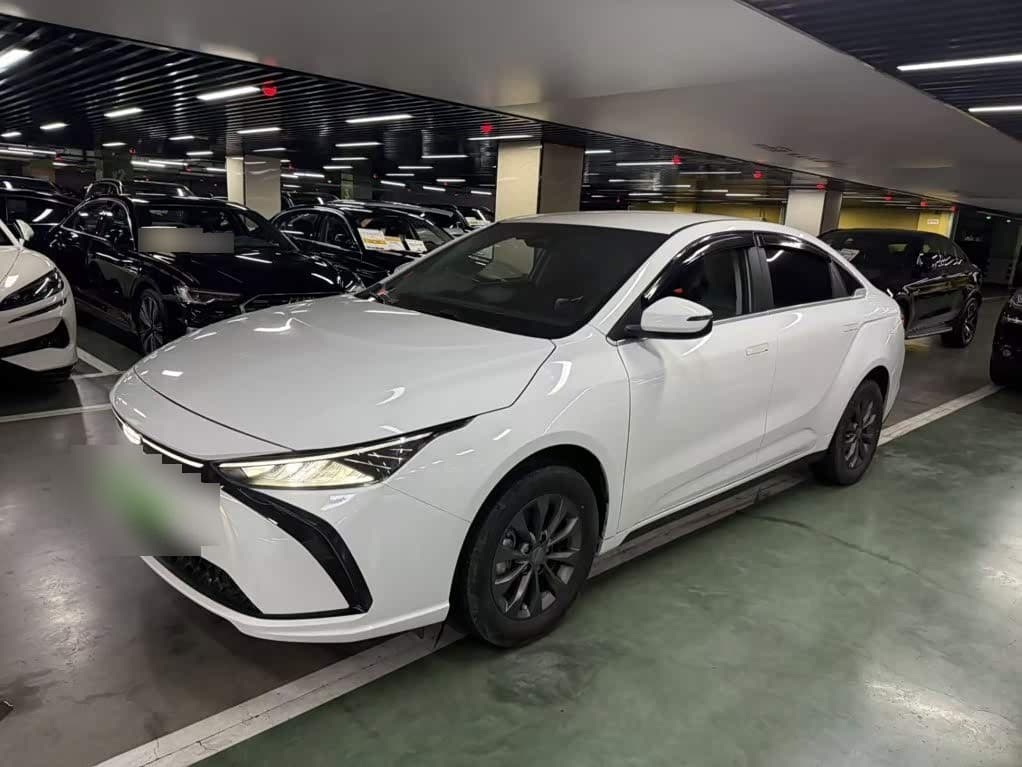 2022 Geely Geometry G6 front exterior
