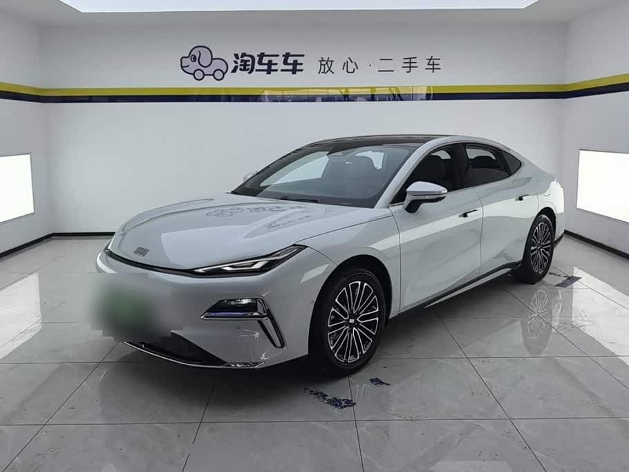 2025 Geely Galaxy Galaxy Xingyao 8 front exterior