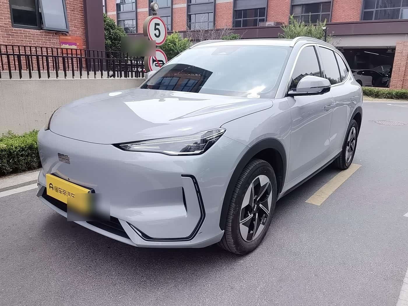 2024 Geely Galaxy Galaxy E5 front exterior