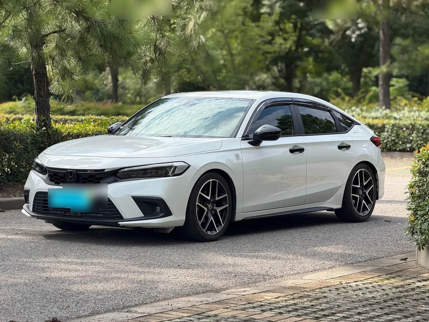 2022 Honda Civic front exterior