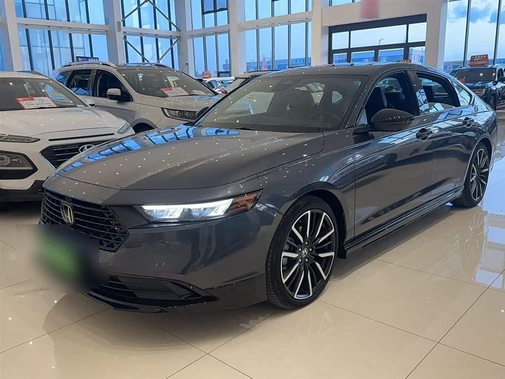 2023 Honda Accord front exterior
