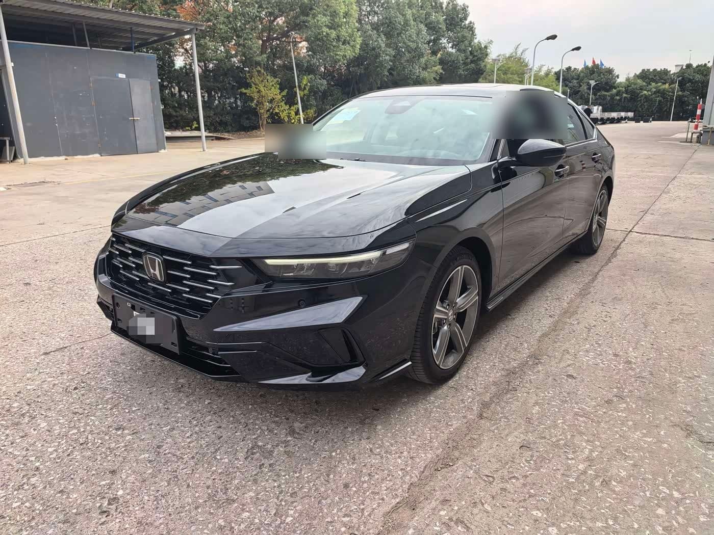 2025 Honda Accord front exterior