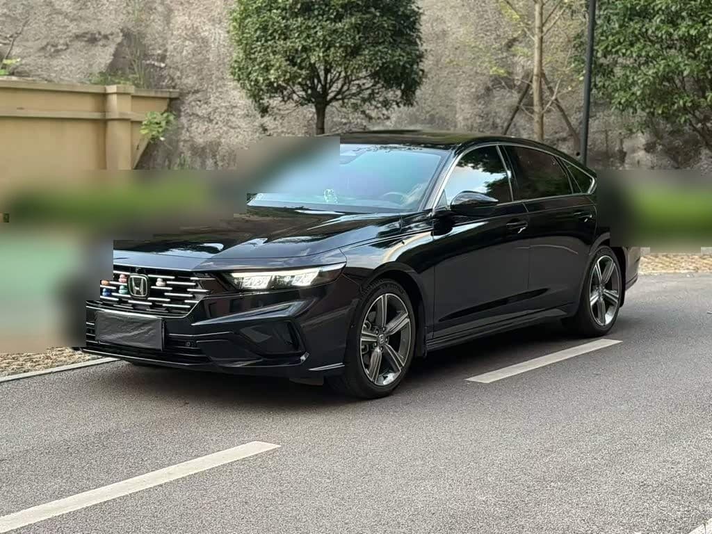 2025 Honda Accord front exterior