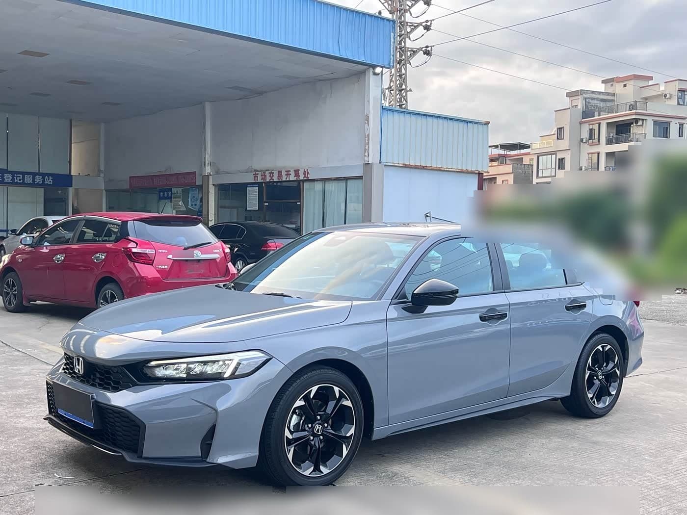 2025 Honda Civic front exterior