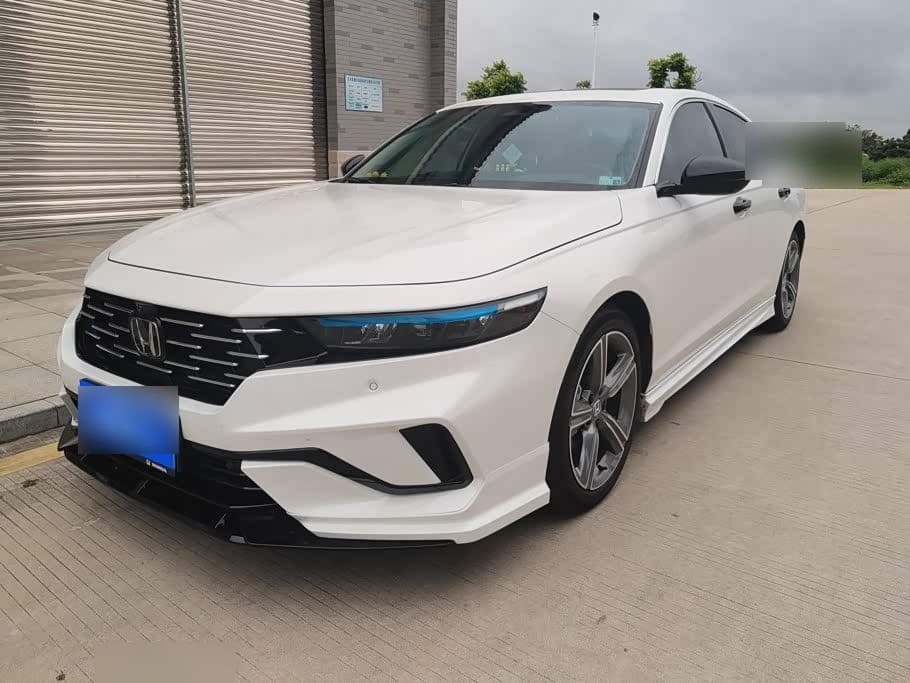 2025 Honda Accord front exterior