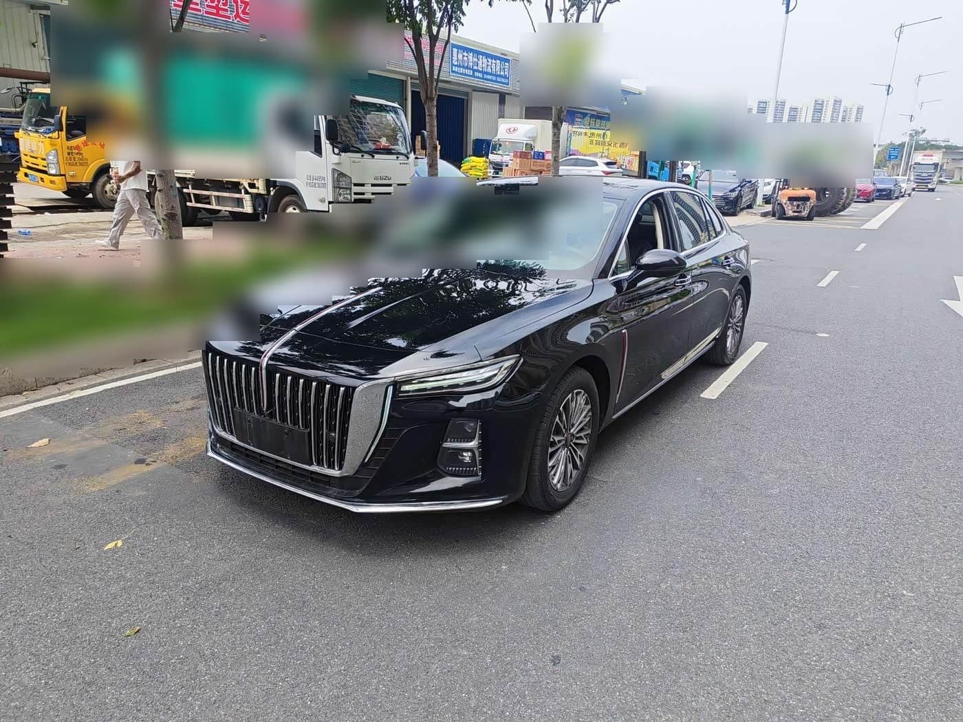 2022 Hongqi H5 front exterior