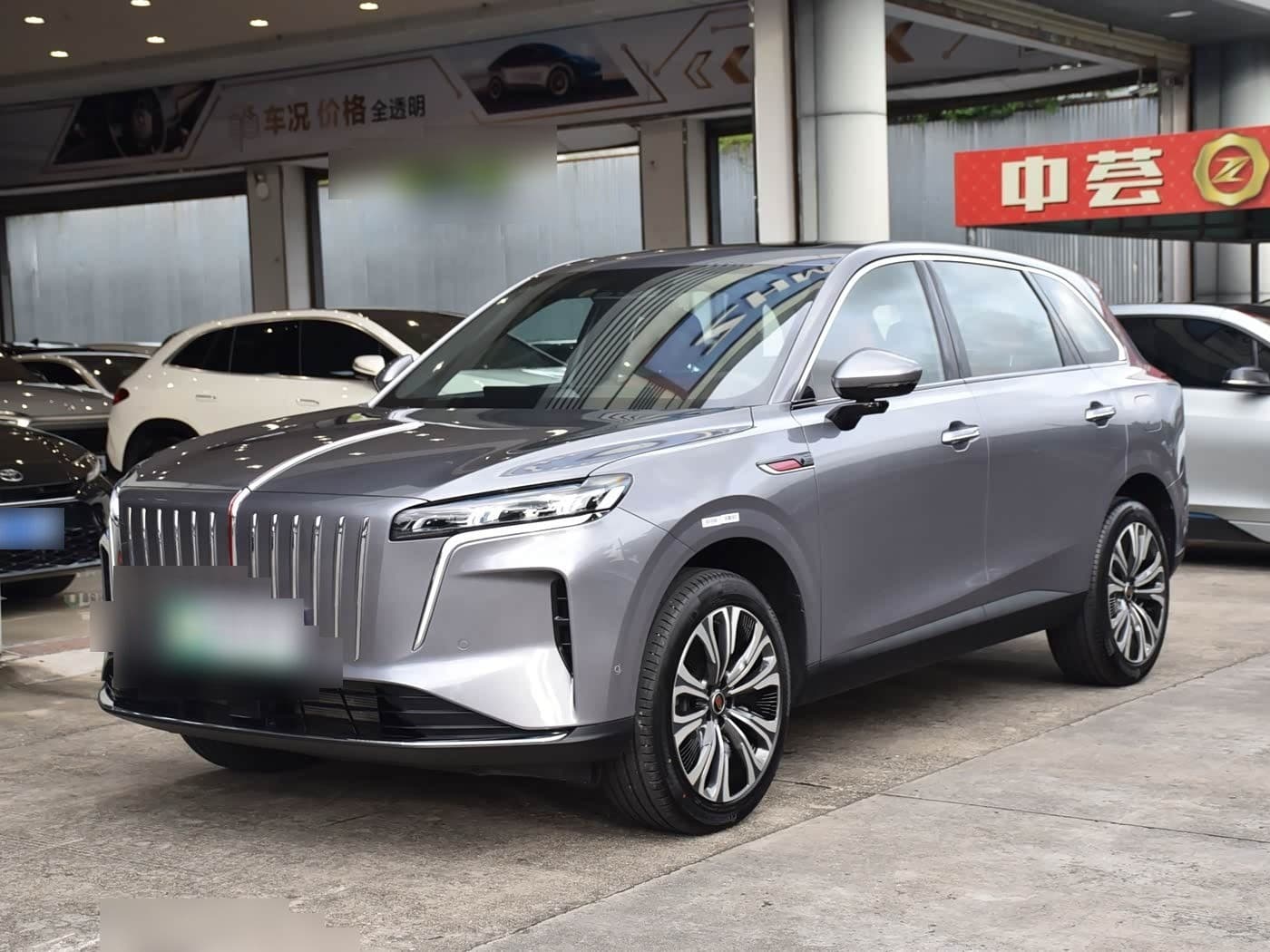 2025 Hongqi HS6 PHEV front exterior