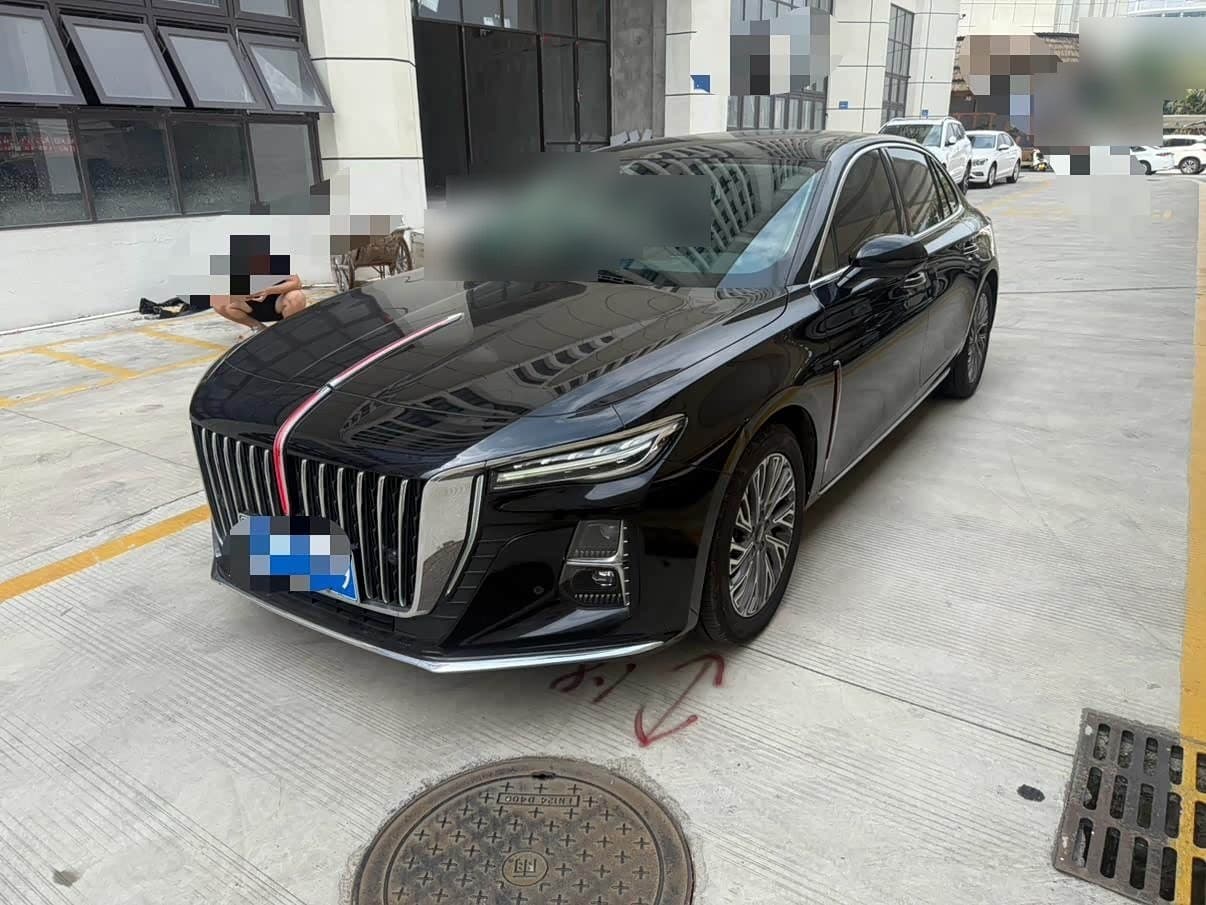 2022 Hongqi H5 front exterior