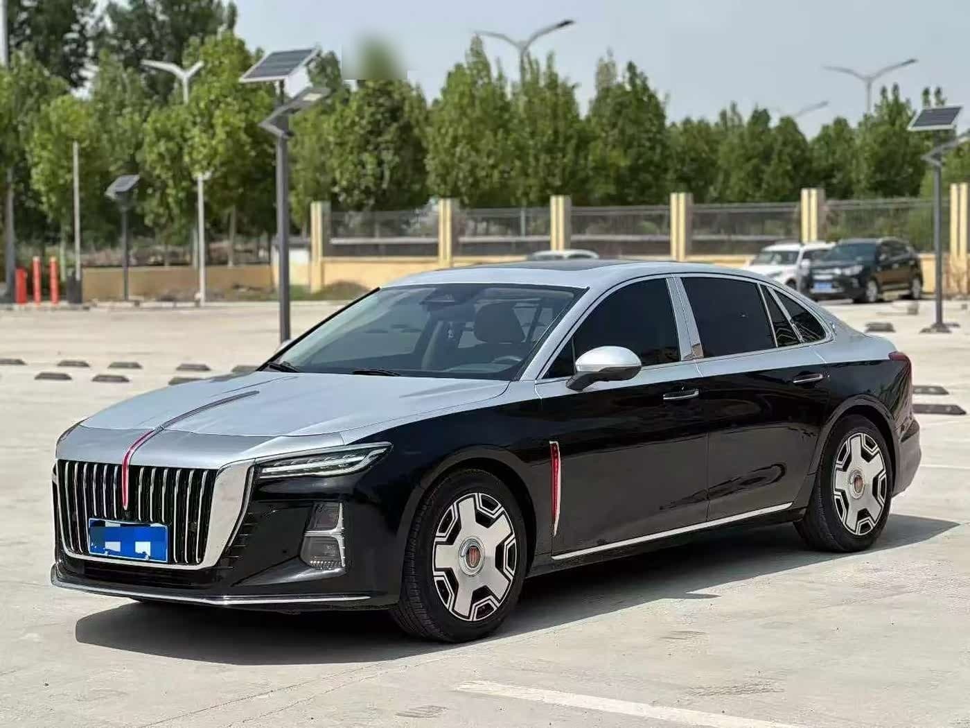 2023 Hongqi H5 front exterior