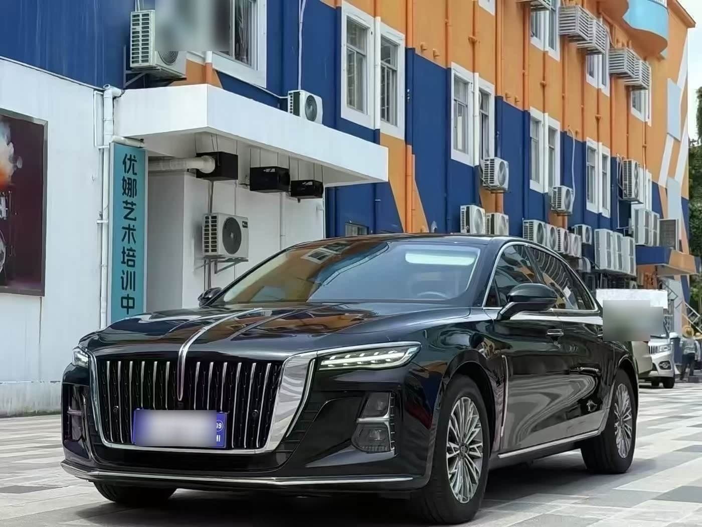 2022 Hongqi H5 front exterior