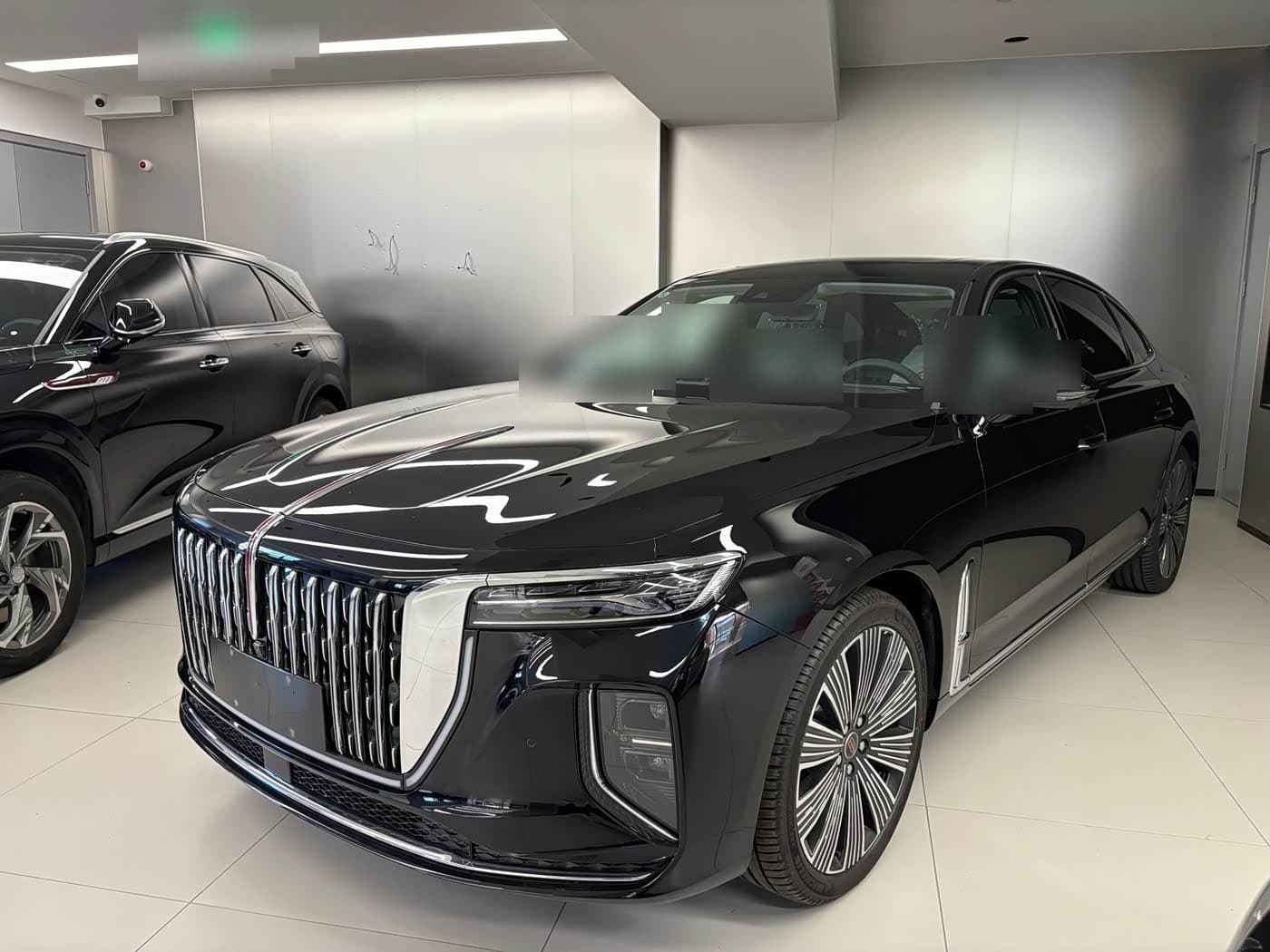 2025 Hongqi H9 front exterior