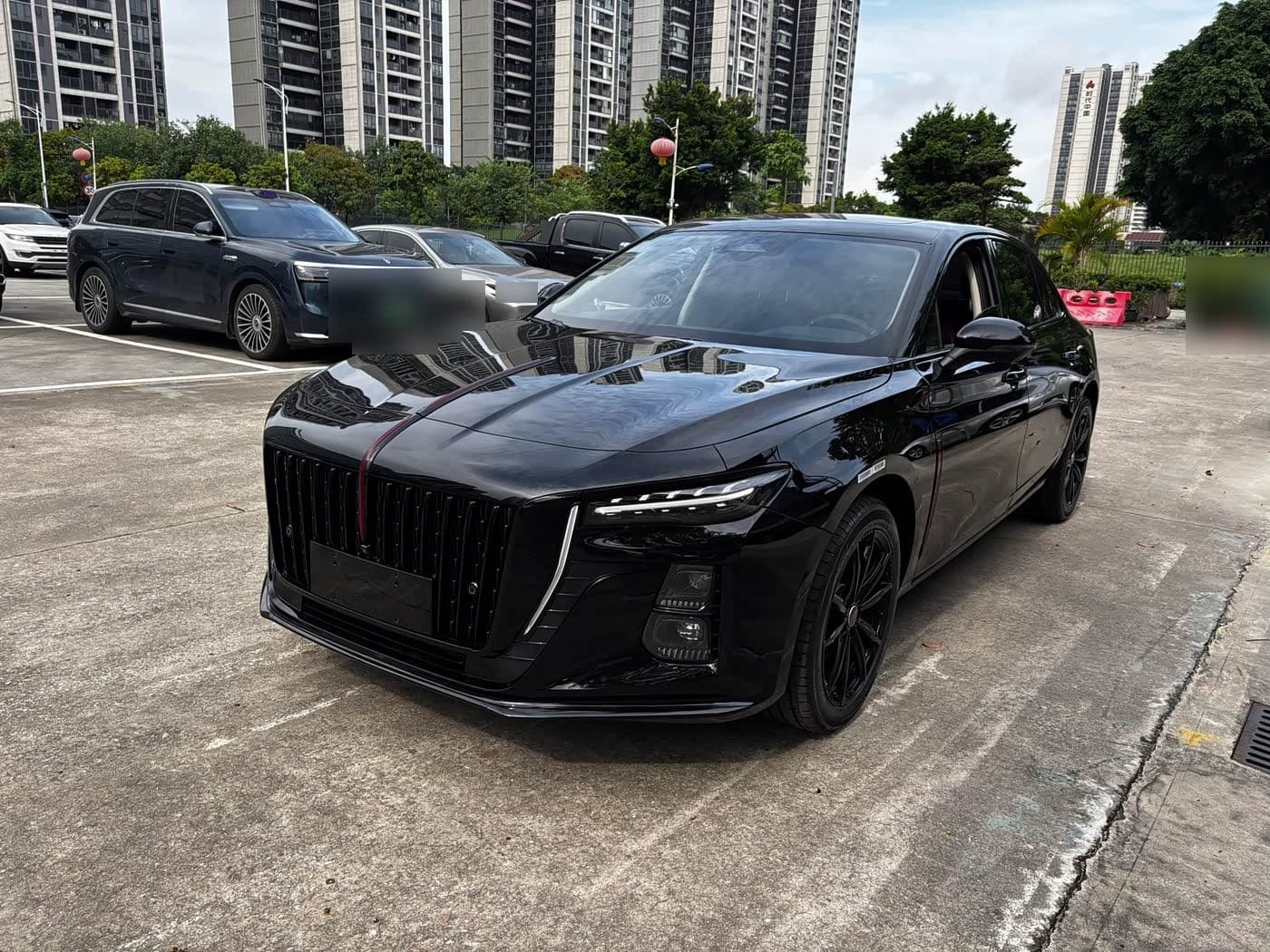2024 Hongqi H5 front exterior