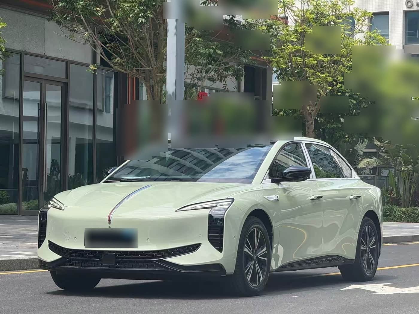 2025 Hongqi EH7 front exterior