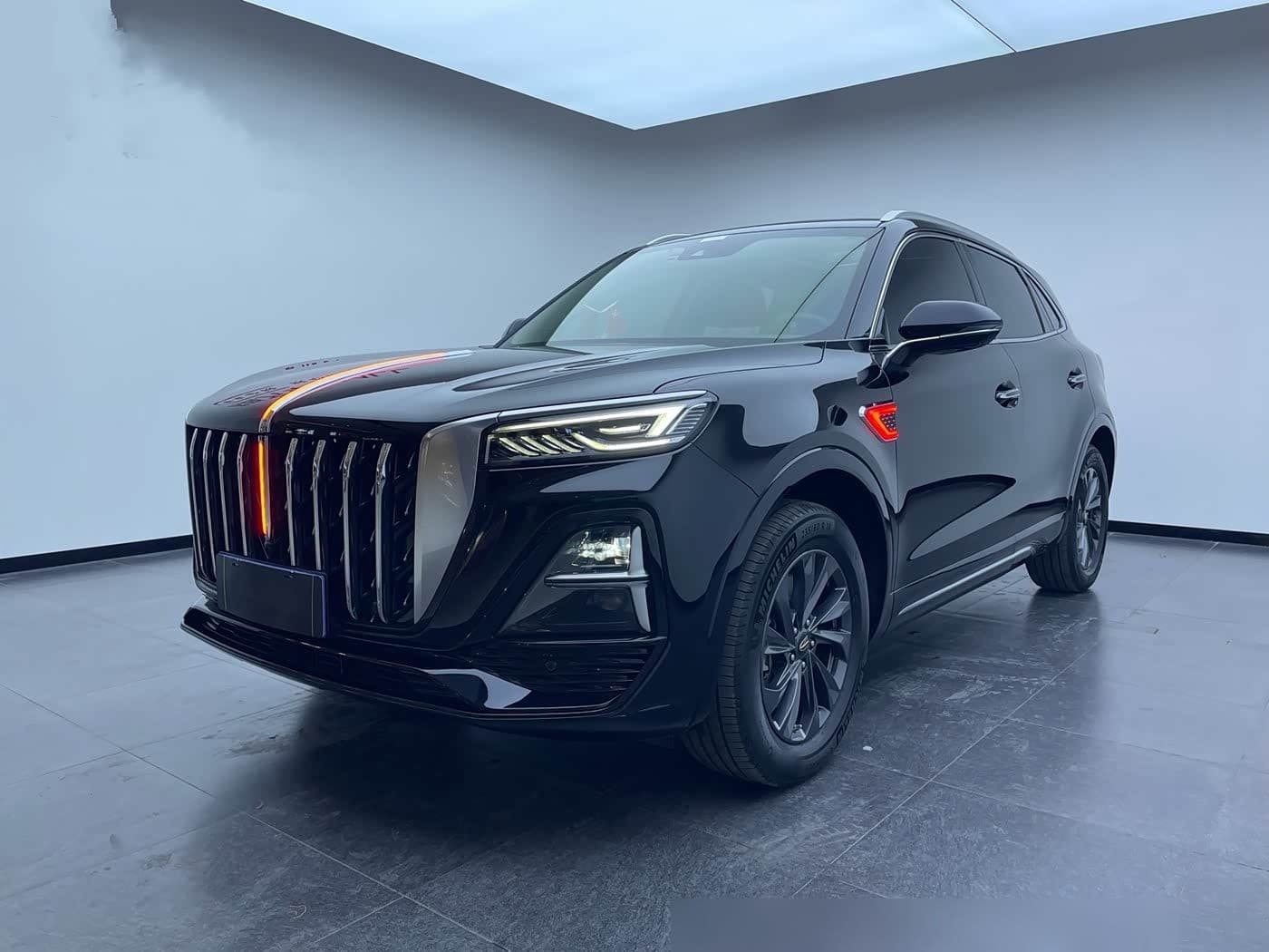 2023 Hongqi HS5 front exterior