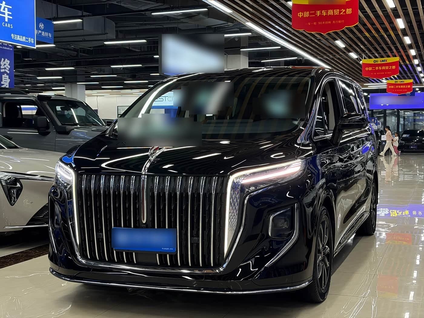2022 Hongqi HQ9 front exterior