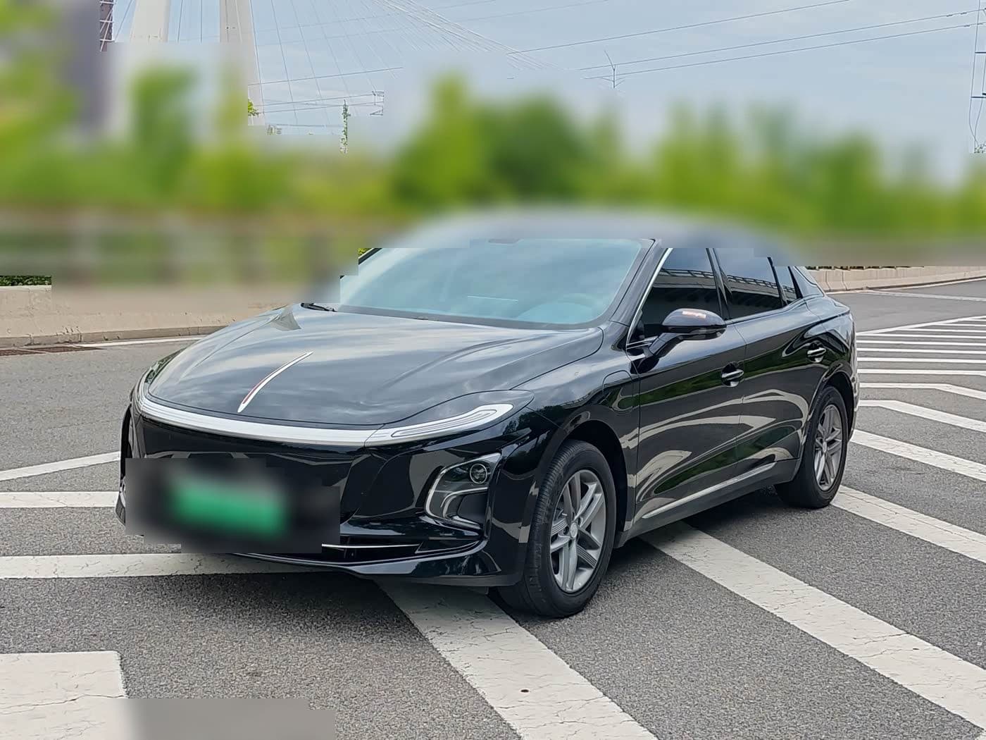 2024 Hongqi E-QM5 front exterior
