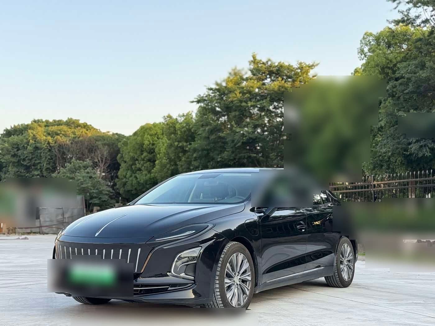 2023 Hongqi E-QM5 front exterior