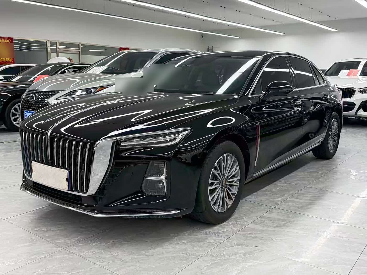 2023 Hongqi H5 front exterior