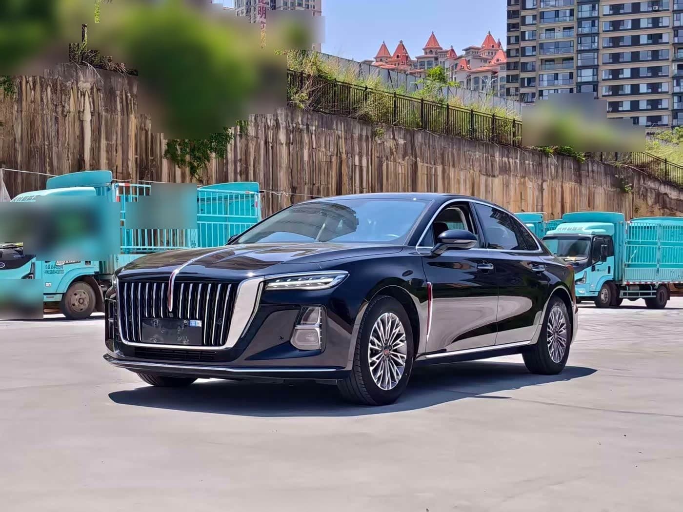 2022 Hongqi H5 front exterior
