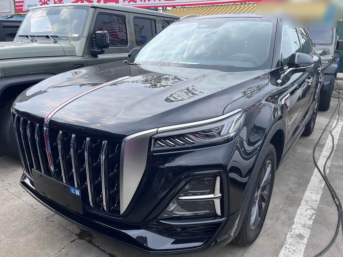 2025 Hongqi HS5 front exterior