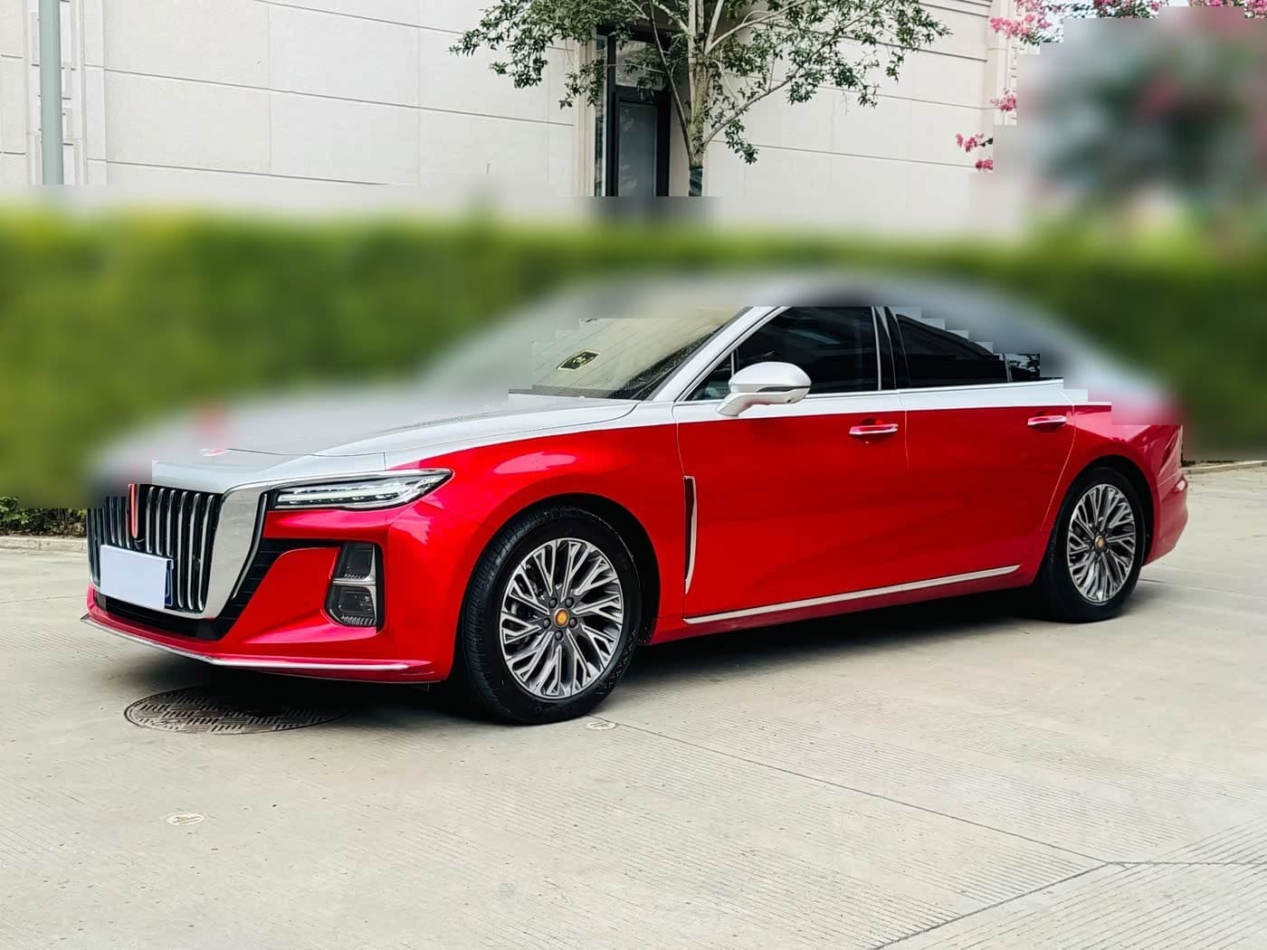 2022 Hongqi H5 front exterior