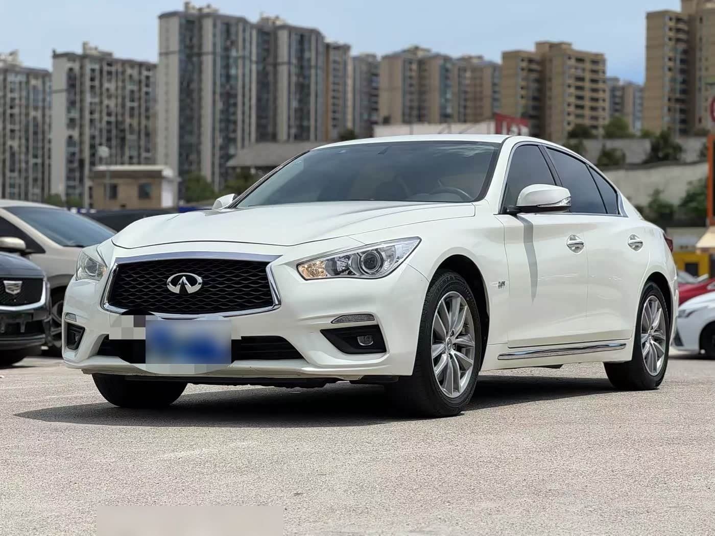 2022 Infiniti Q50L front exterior