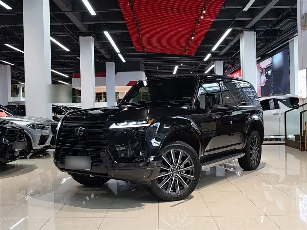 2025 Lexus GX front exterior