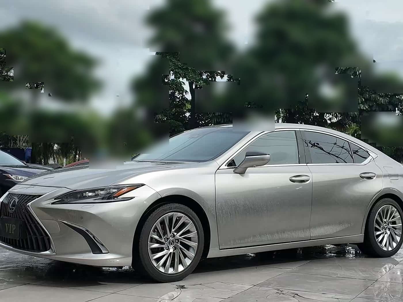 2022 Lexus ES front exterior