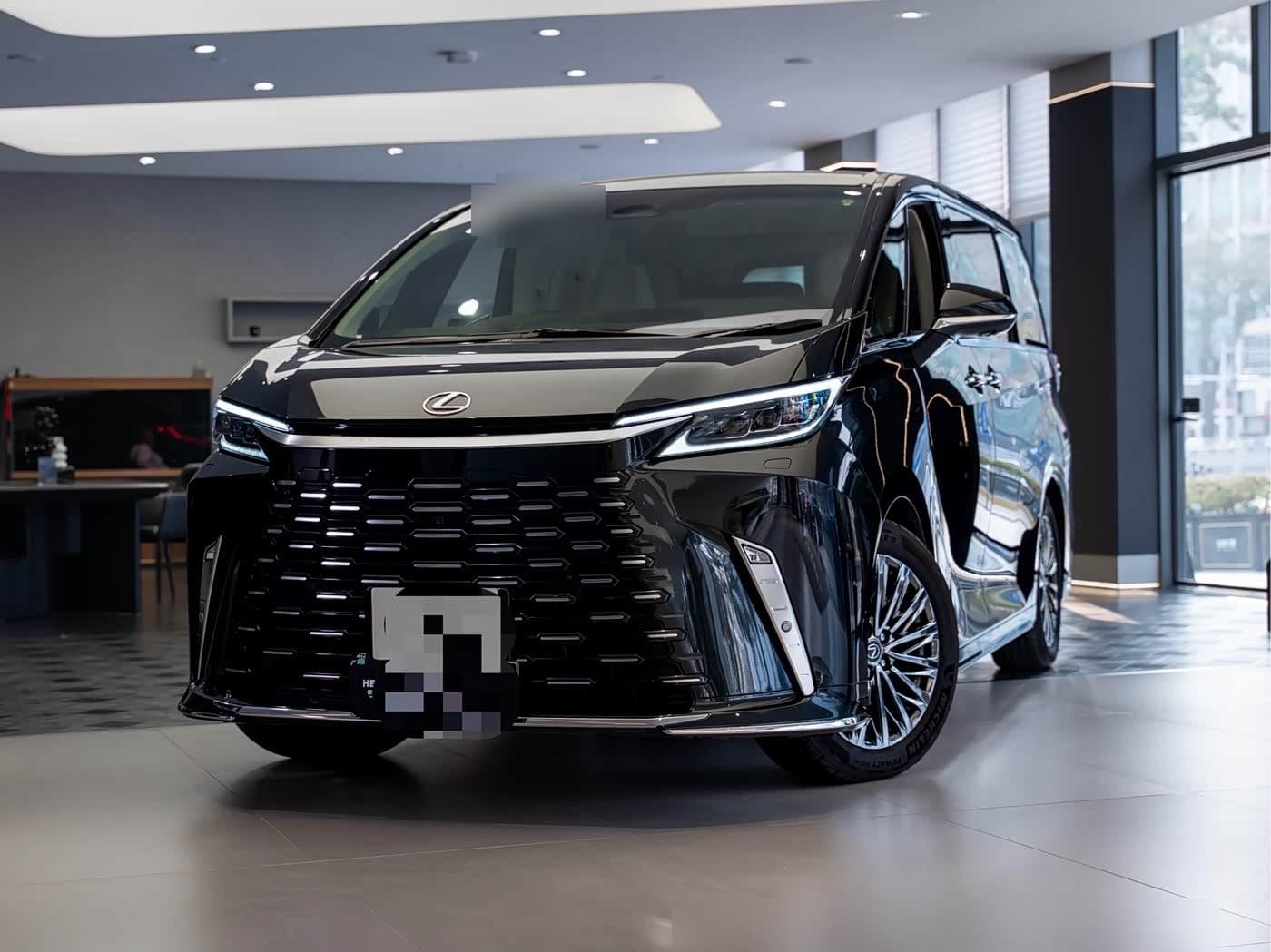 2023 Lexus LM front exterior