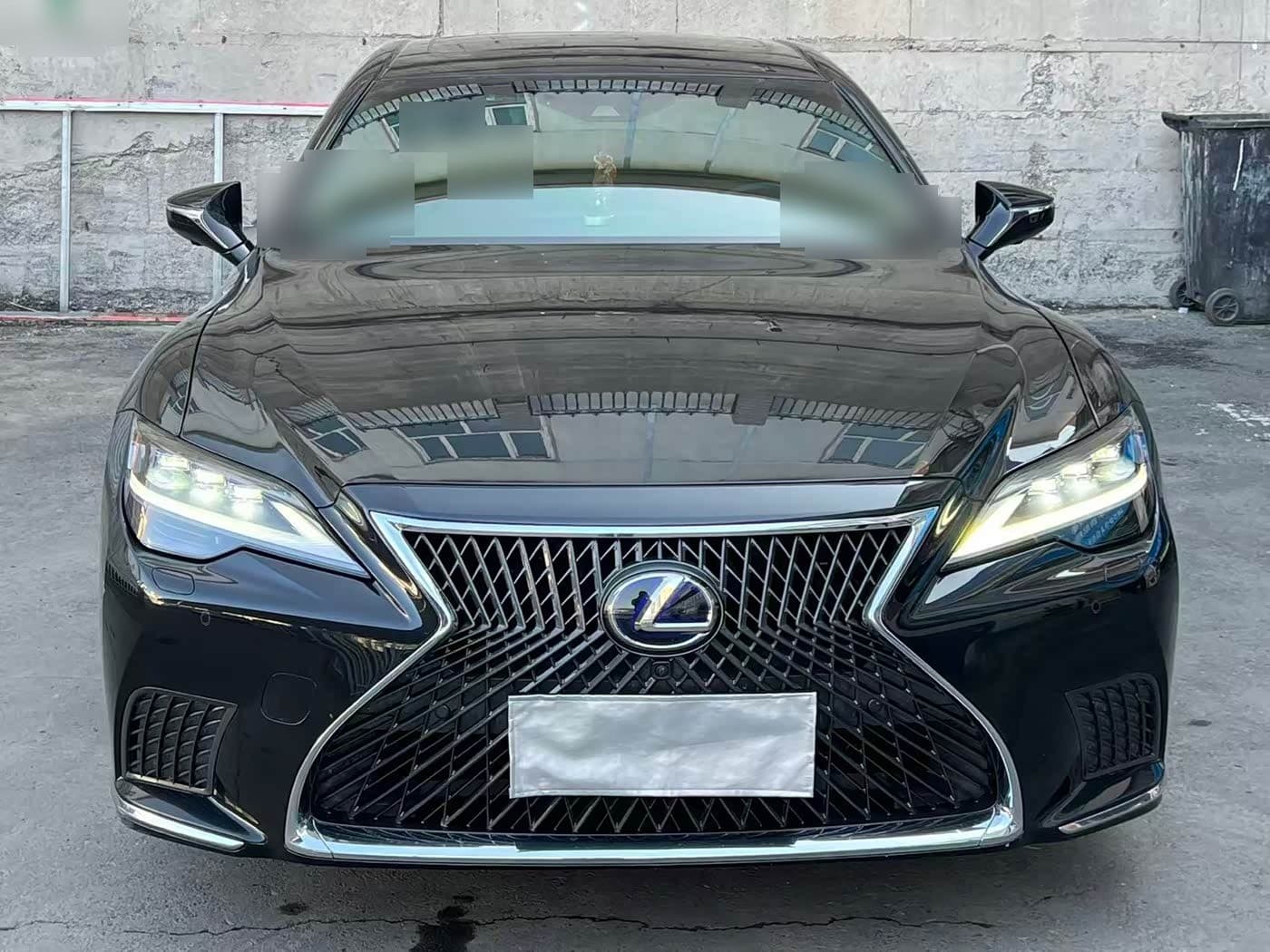 2023 Lexus LS front exterior