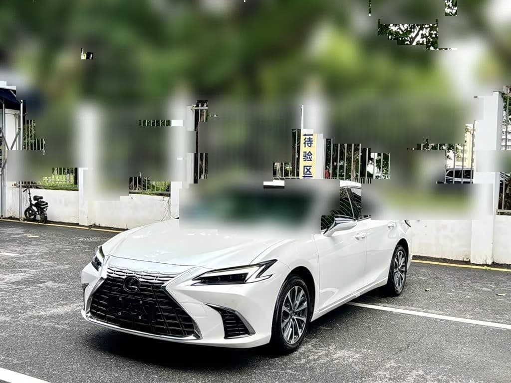 2024 Lexus ES front exterior