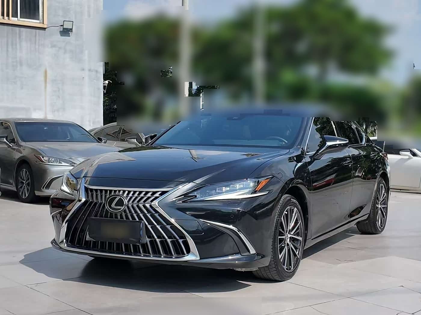 2022 Lexus ES front exterior