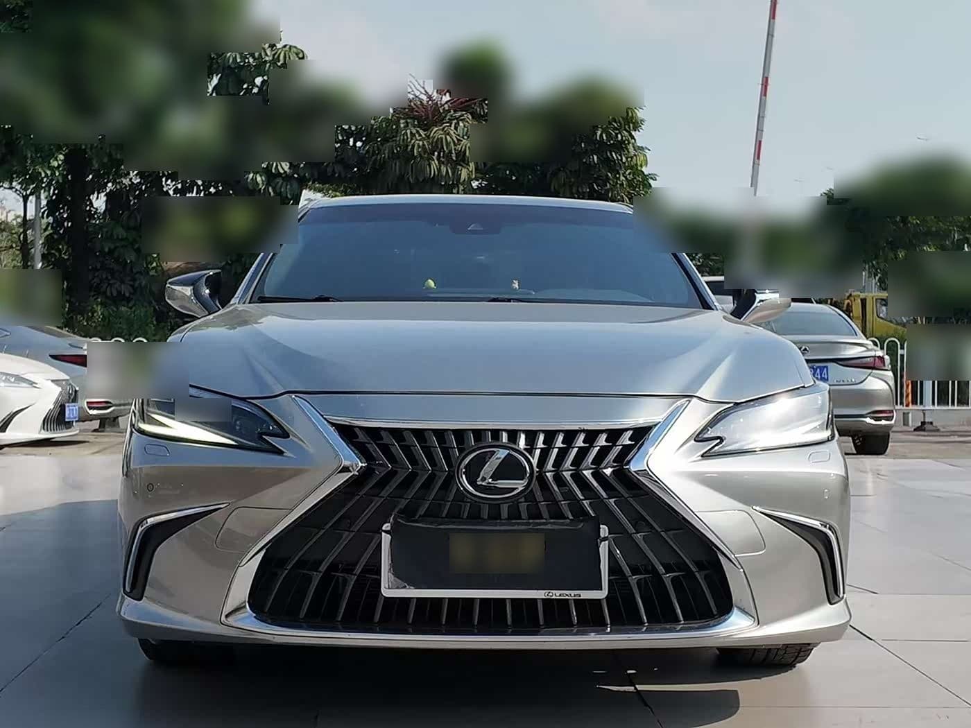 2022 Lexus ES front exterior