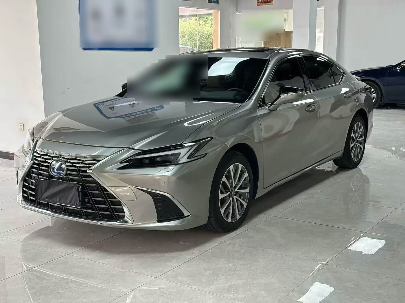 2024 Lexus ES front exterior