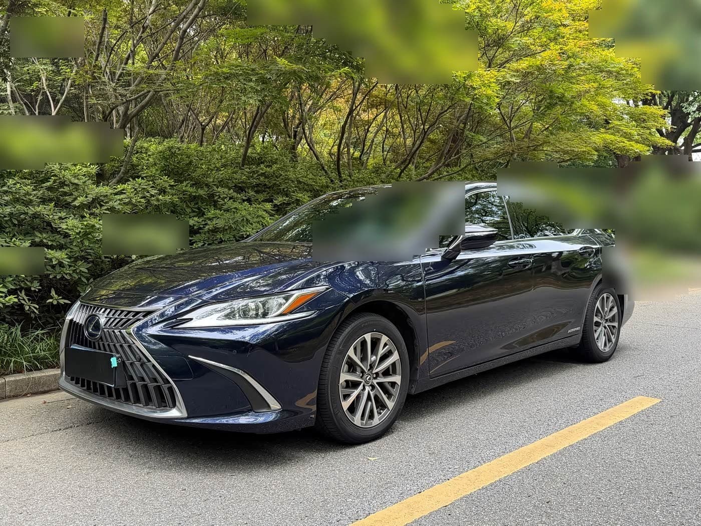 2022 Lexus ES front exterior