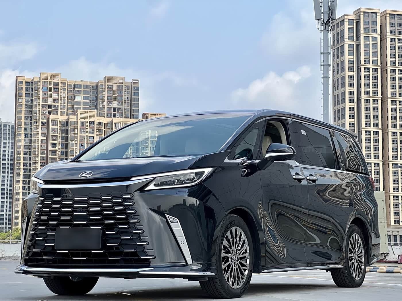 2025 Lexus LM front exterior