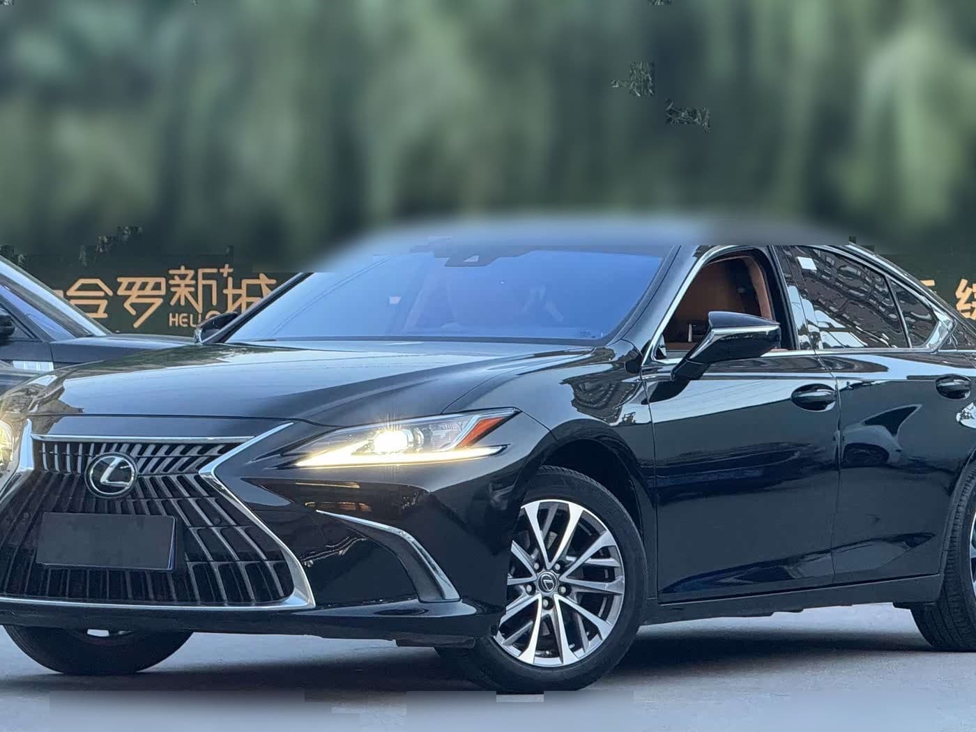 2022 Lexus ES front exterior