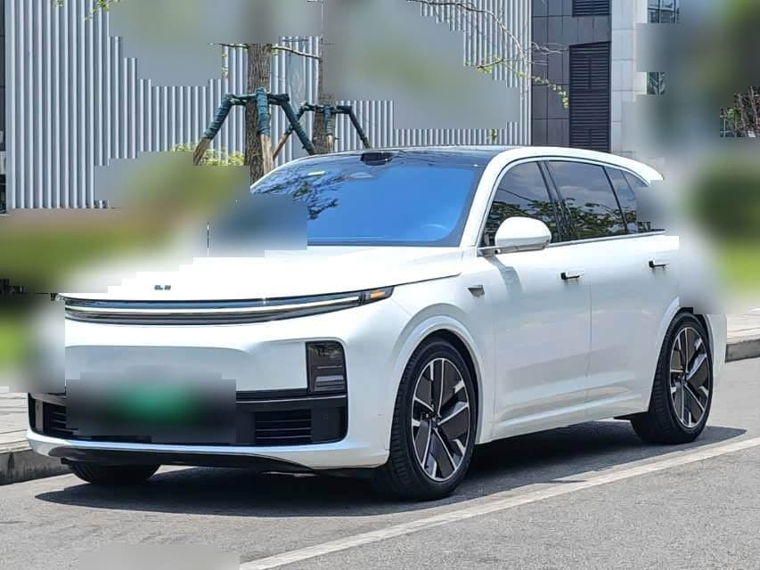 2025 Li Auto L7 front exterior