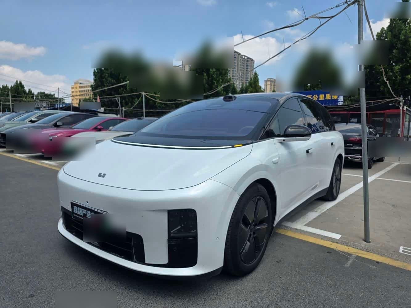 2025 Li Auto Li i8
