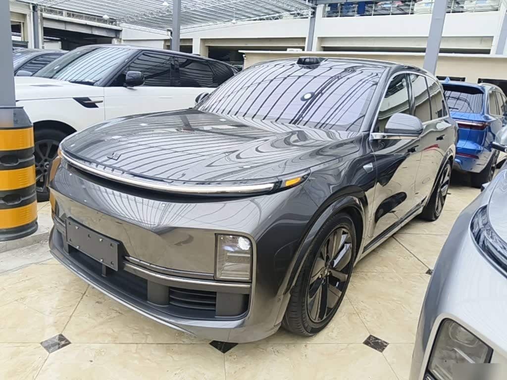 2022 Li Auto Li L8 front exterior