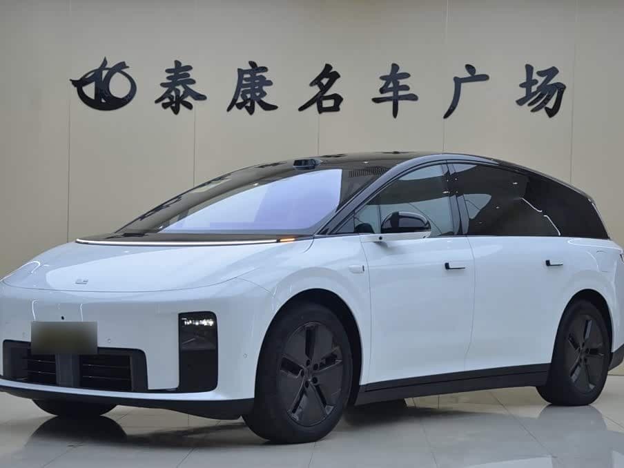 2025 Li Auto Li i8 front exterior