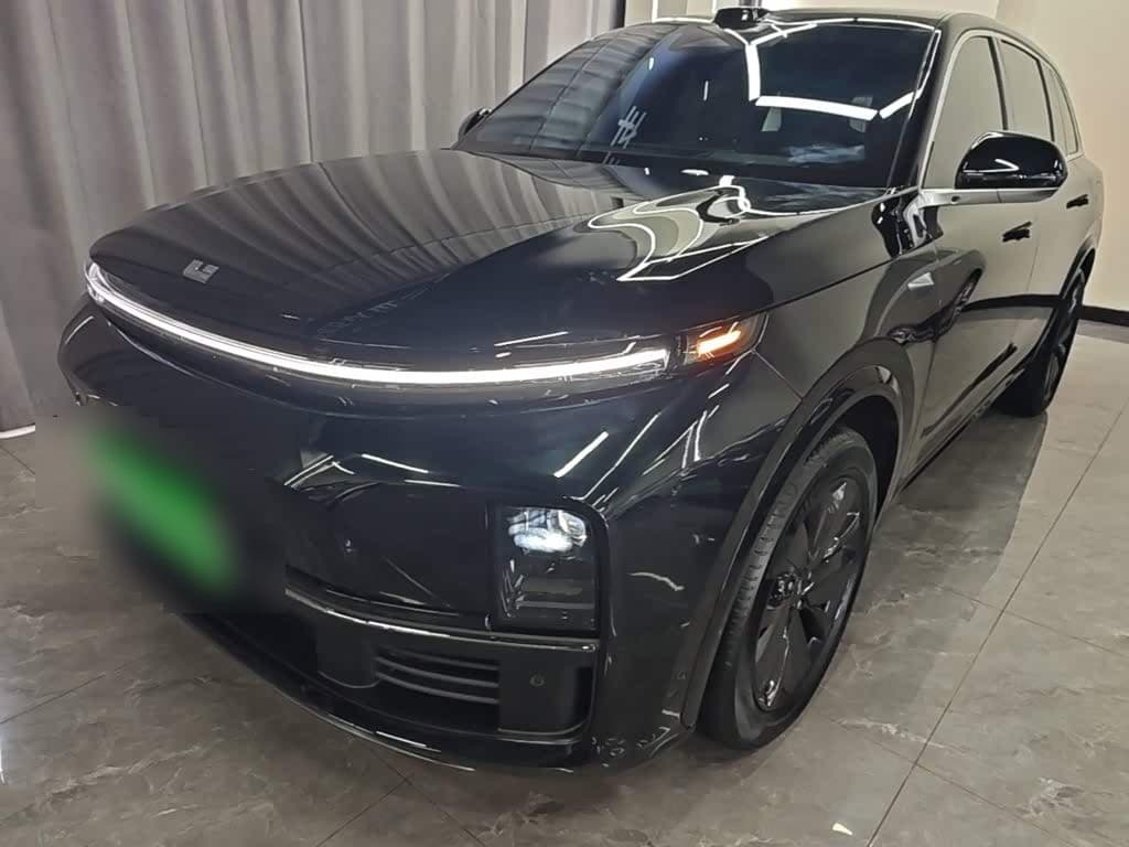 2025 Li Auto L7 front exterior