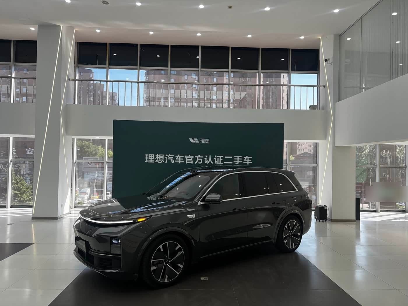 2025 Li Auto Li L8 front exterior