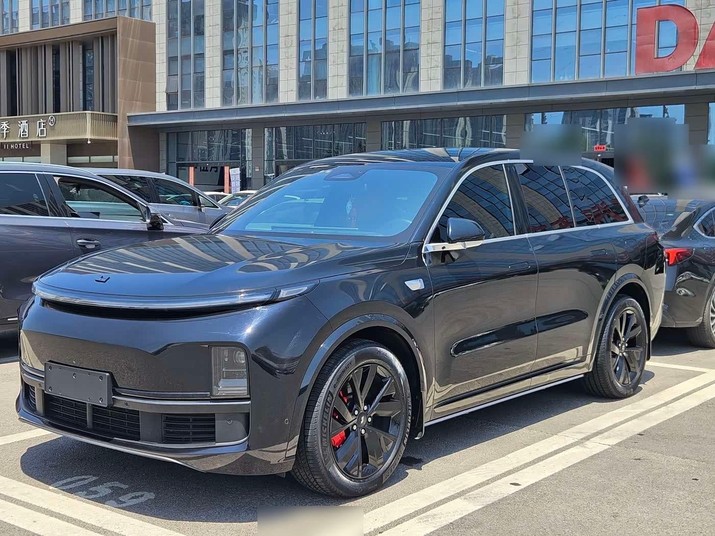 2022 Li Auto Li L8 front exterior