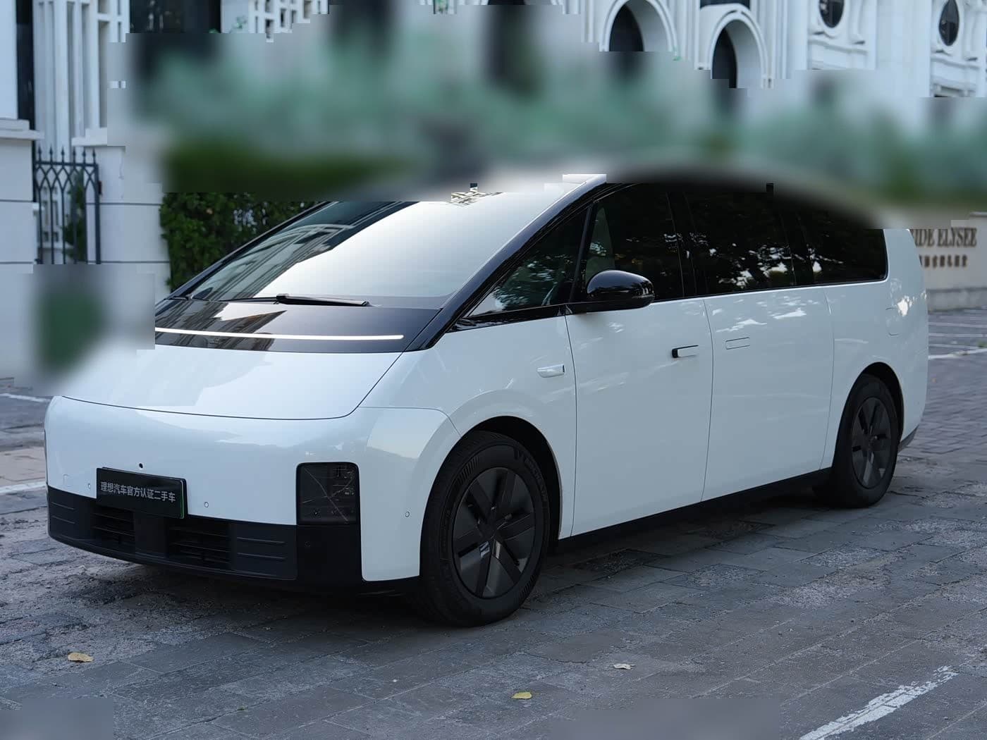 2024 Li Auto MEGA front exterior