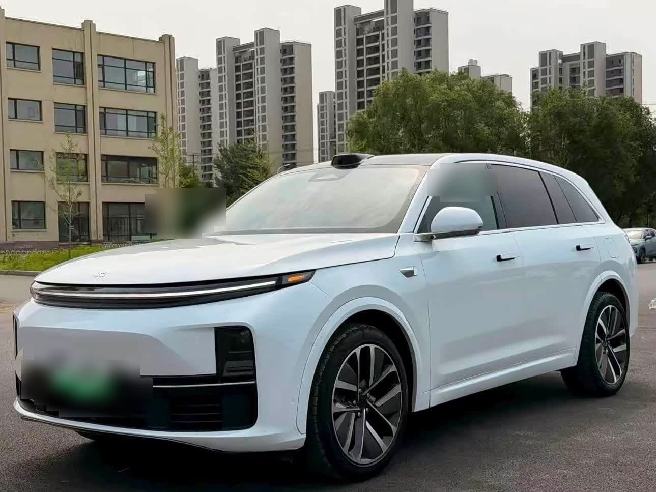 2025 Li Auto L7 front exterior