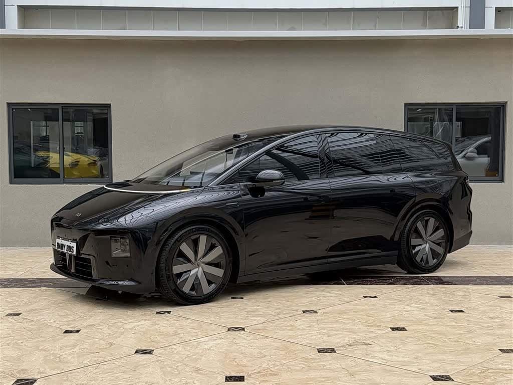 2025 Li Auto Li i8