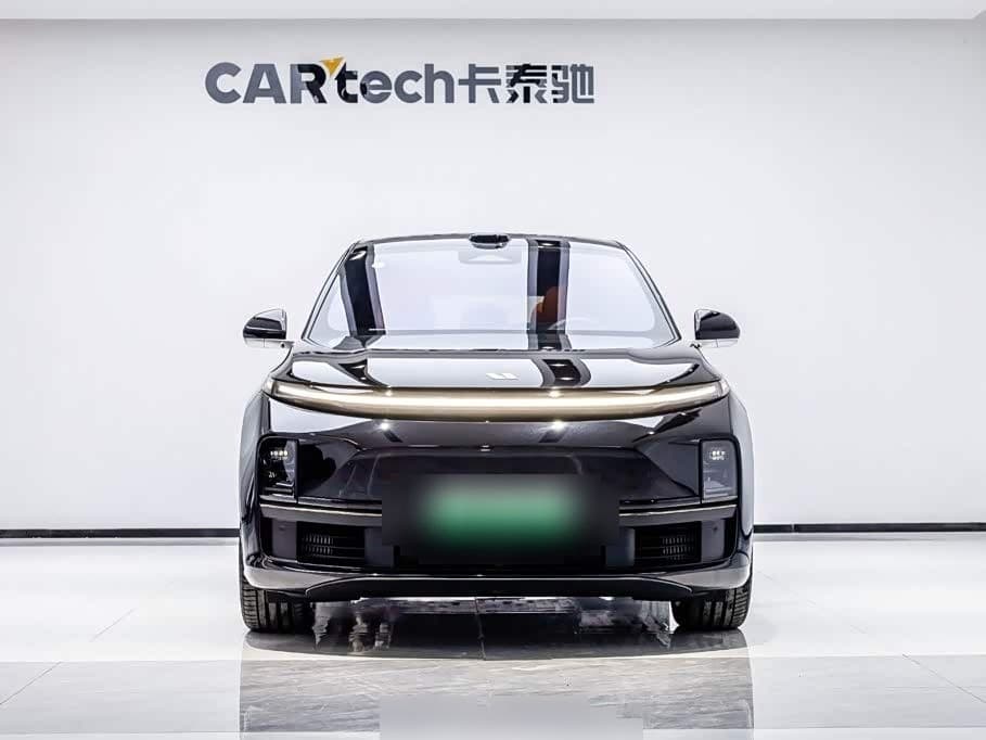 2025 Li Auto L7 front exterior